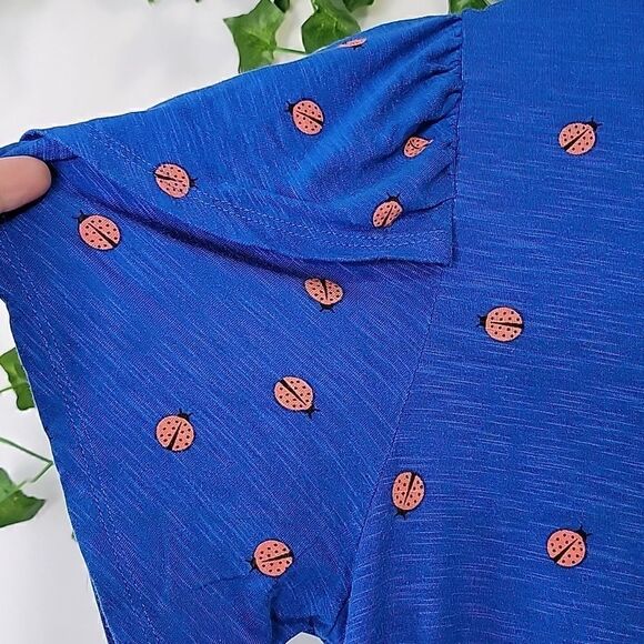 LuLaRoe. Lady bug tee. Tulip sleeves. Size Large. Like New - Picture 3 of 7